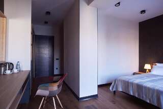 Отель Green Boutique Hotel Тбилиси Номер с кроватью размера "queen-size" и видом на сад-4